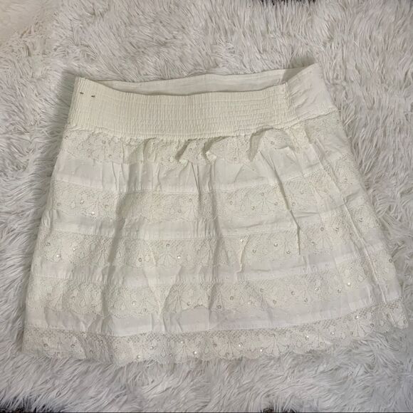 Hollister Mini Skirt Ivory Tiered Lace Size Small - Picture 3 of 3